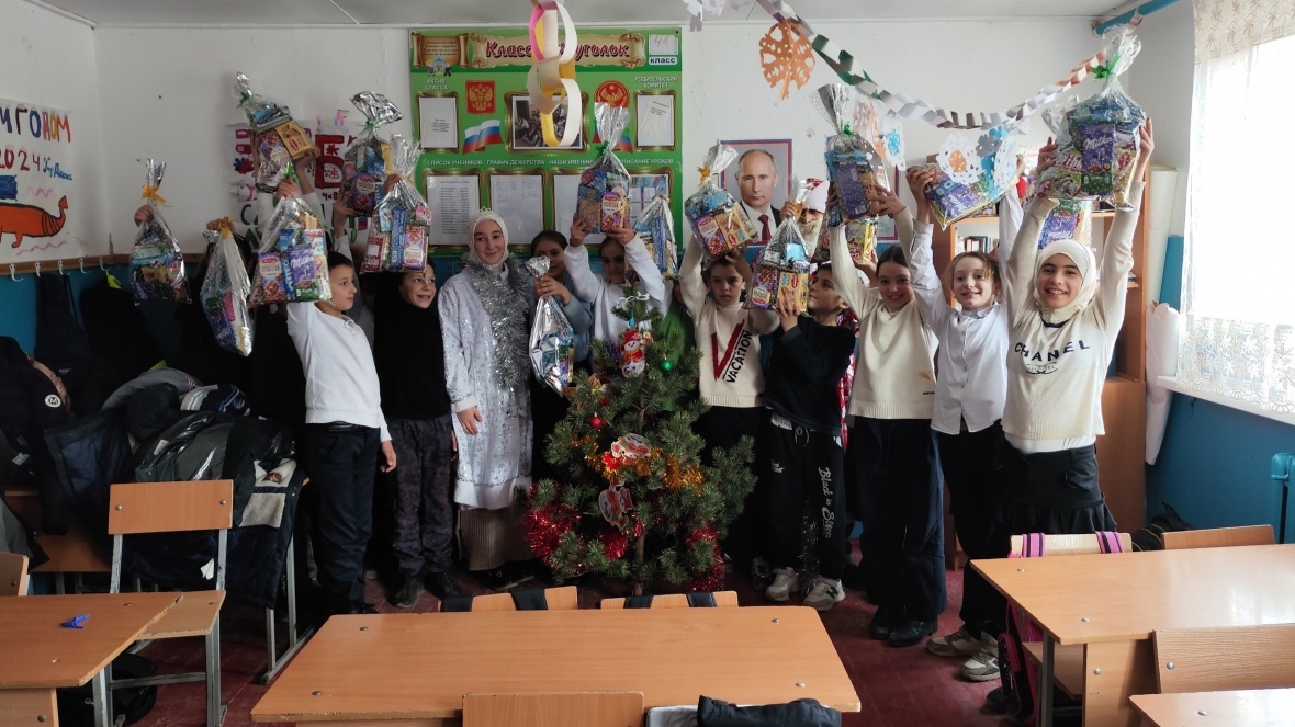 В канун Нового года во многих школах Чародинского района провели праздничные мероприятия